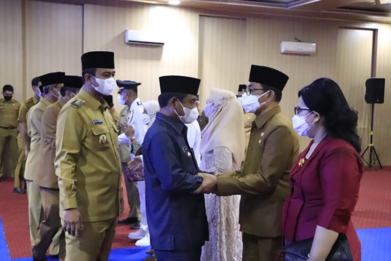 Wali Kota Lantik 16 Pejabat Baru di Pemko Binjai