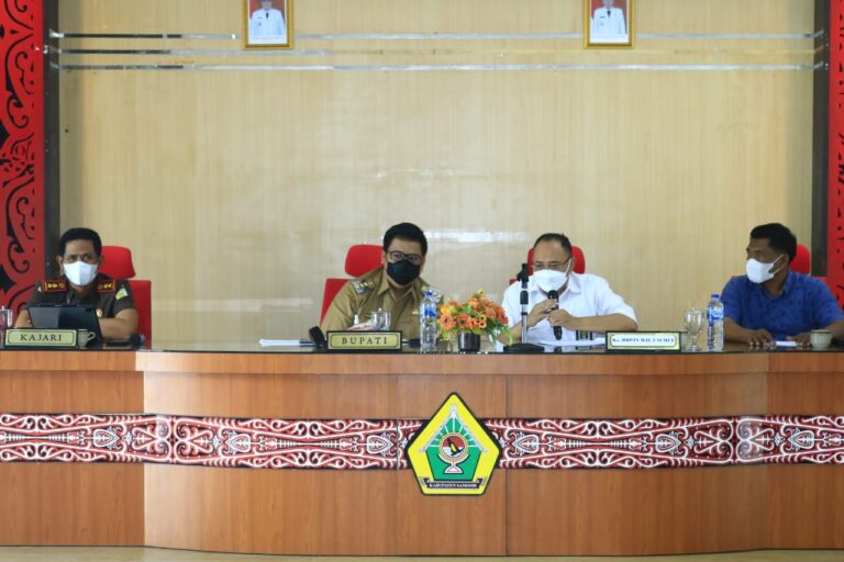 BBPJN dan Bupati Samosir Bahas Pemindahan Makam untuk Pembebasan Lahan Alur Tano Ponggol