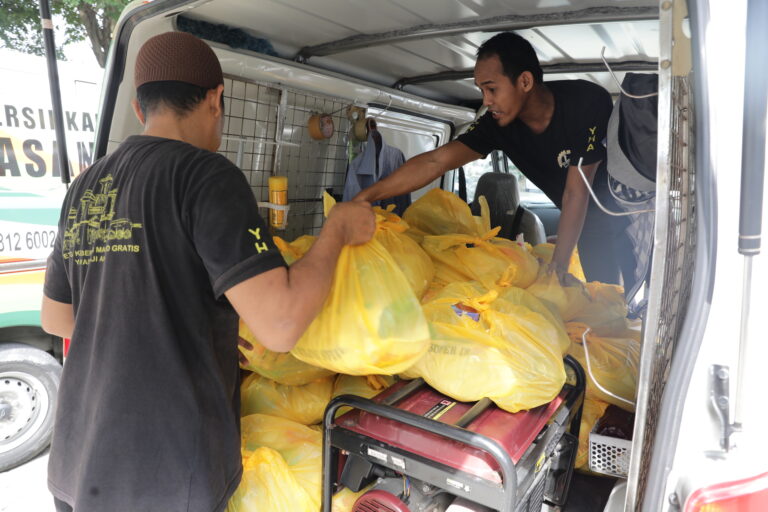 20 Mobil YHA Sebarkan Zakat ke Mustahik