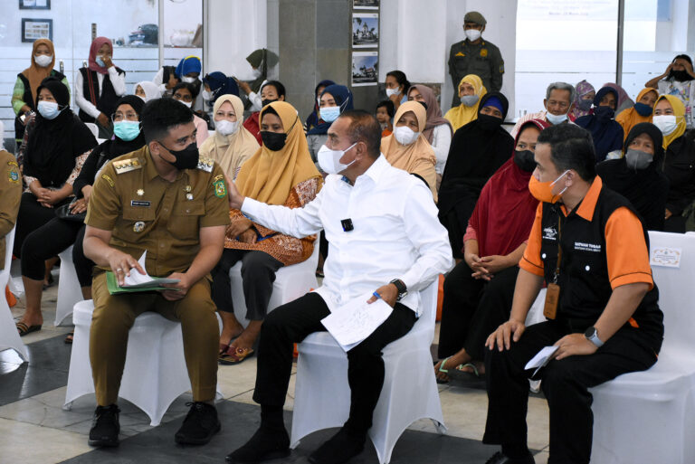 Gubernur Edy Rahmayadi Pastikan BLT Minyak Goreng Sampai ke Penerima Manfaat