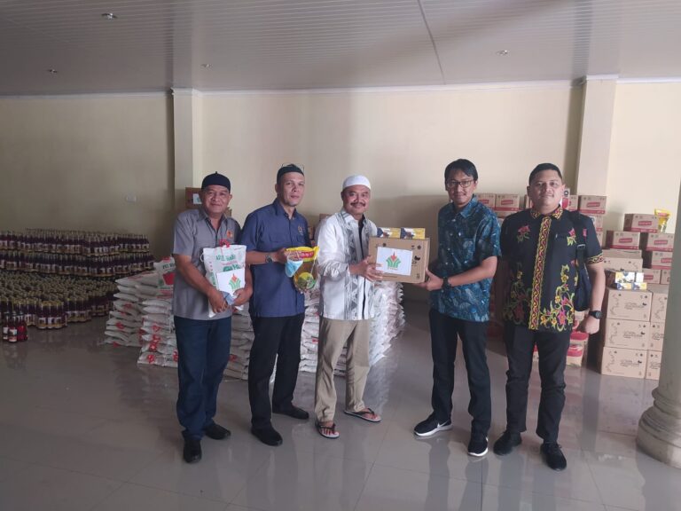 Salurkan Paket Lebaran untuk Wartawan, PWI Sumut Apresiasi Program Peduli PTPN IV