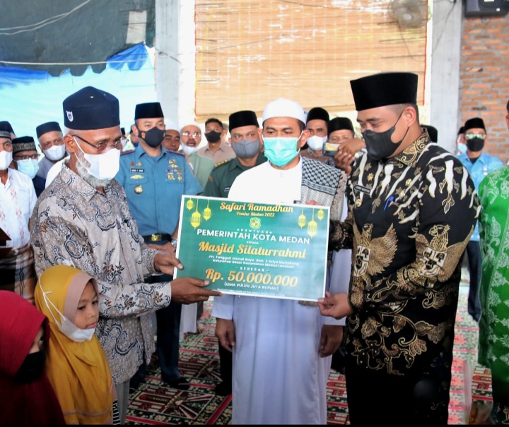 Wali Kota Medan Bantu Pembelian Kubah Masjid Silaturahmi