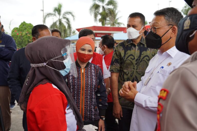 Menteri ESDM dan Dirut Pertamina Tinjau Beberapa SPBU di Sumut