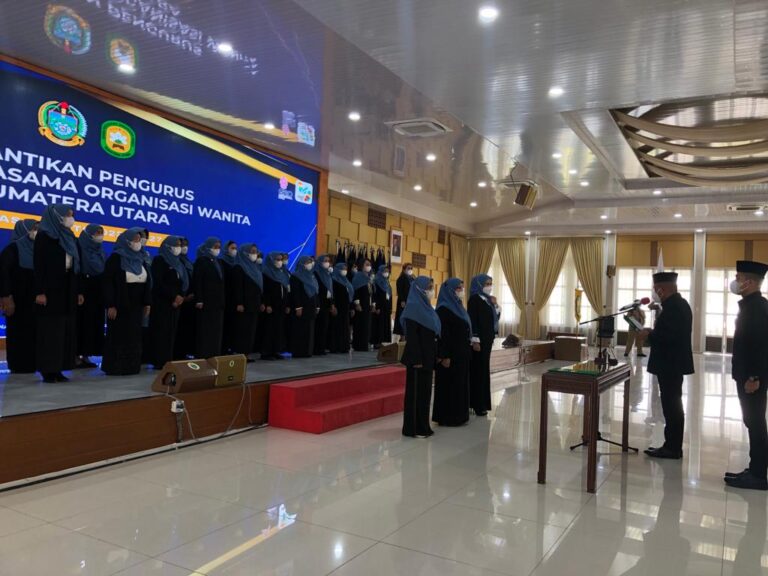 Gubernur Lantik Pengurus BKOW Sumut Masa Bakti 2022-2027