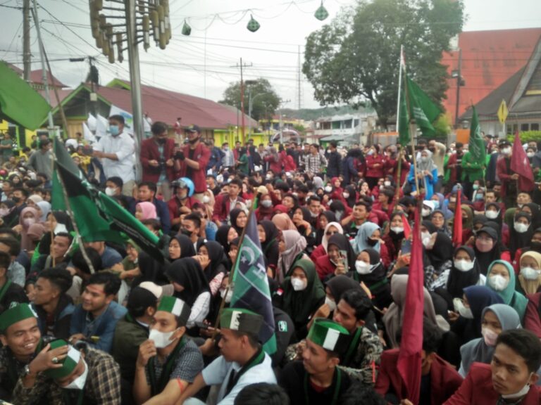 Seribu Mahasiswa Amisabi Tabagsel Ikut Turun Tolak 3 Periode