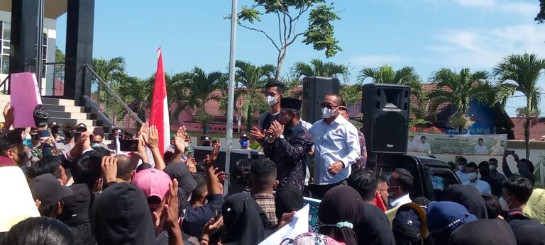 Wakil Ketua DPRD Binjai Terima Aspirasi Pengunjuk  Rasa