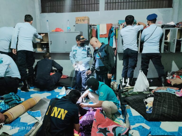 TNI-Polri dan BNN Razia Kamar Hunian Lapas Kelas IIB Sidimpuan