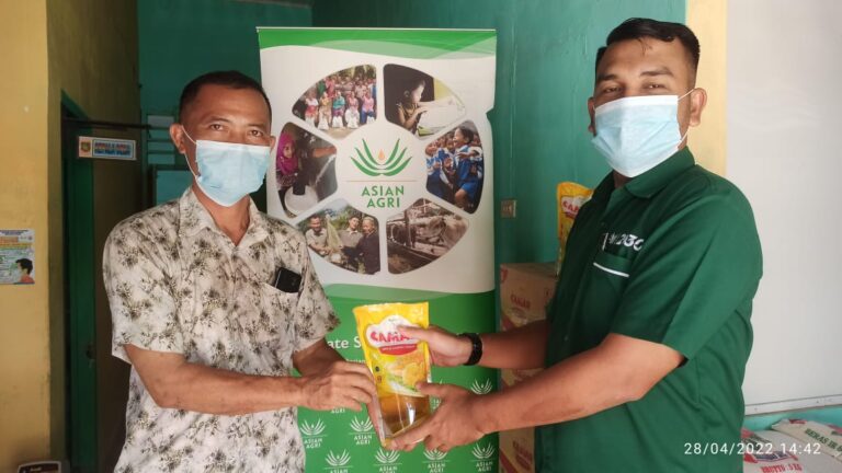 Sambut Lebaran Asian Agri Bagikan Migor Gratis Bagi 43 Desa di Sumut