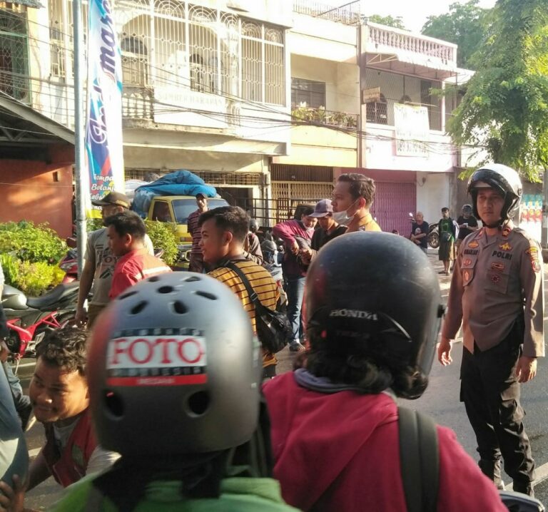 Kapolsek Medan Baru Tinjau Lokasi Pohon Tumbang Kawasan Petisah