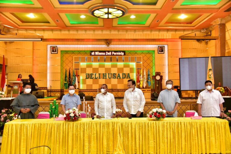 Edy Rahmayadi Hadiri Pertemuan 70 Gereja Paroki Santo Yosep Delitua