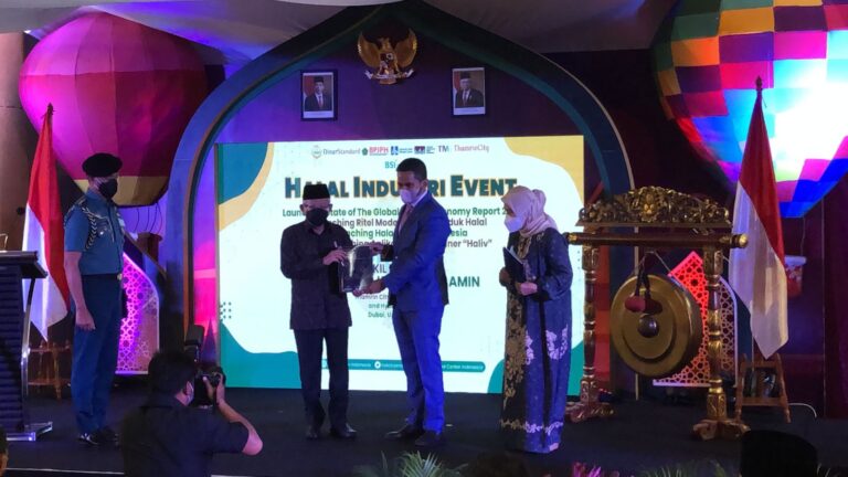 Wapres Ajak Seluruh Pihak Saling Membahu Kembangkan Produk Halal