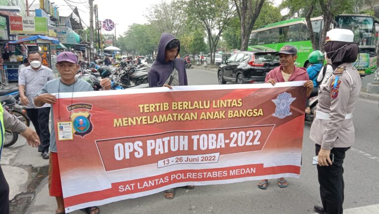 Polantas Polrestabes Medan Sosialisasi Operasi Patuh Toba 2022 di Pajak USU Medan