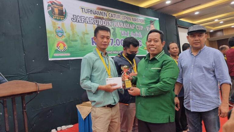Pecatur Harus Melek Teknologi, Pitra Andika Juara I Turnamen Catur Jafaruddin Harahap Cup V