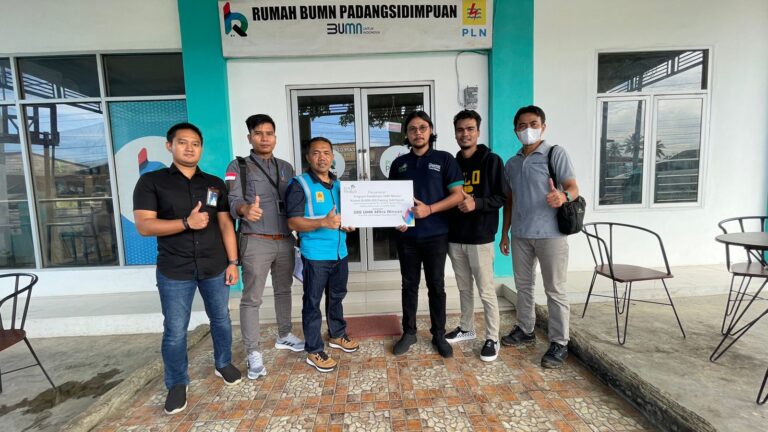 PLN Padang Sidimpuan Serahkan Program Pembinaan UMK