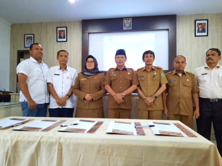 Hj. Fauziah Hasibuan Kepala SMAN 13 Medan 