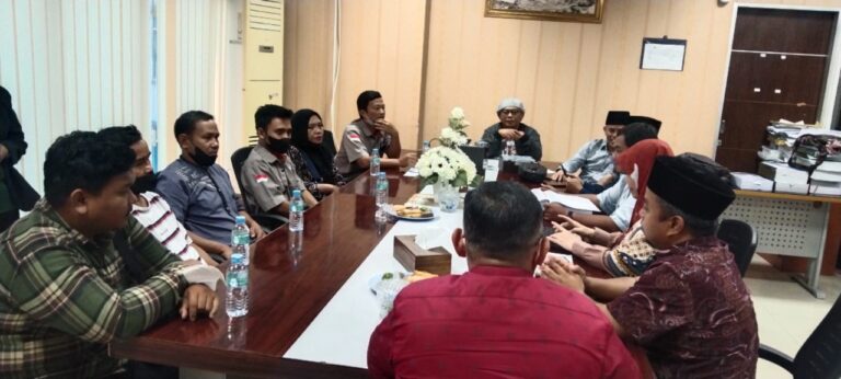 Lapaknya Dibongkar, PKL Jalan Panglima Denai Laporkan Arogansi Aparat Pemko Medan