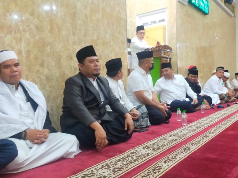 Kepala KUA Medan Helvetia Subuh Berjamaah di Komplek Bumi Asri