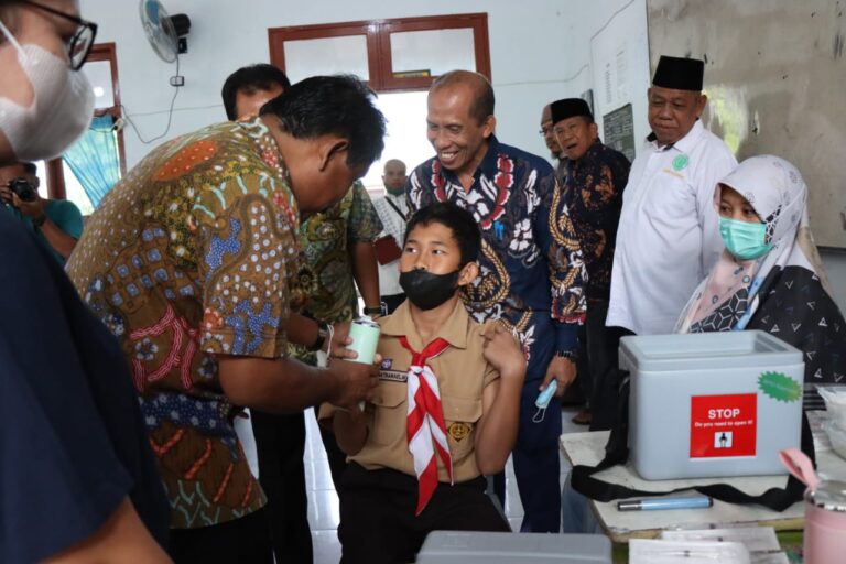 800 Siswa SMPN 1 Binjai Divaksin Campak