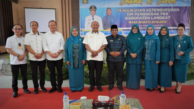 PKK Langkat Dikukuhkan, Ini Pesan Syah Afandin