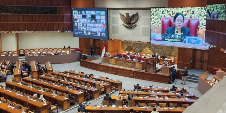 DPR Sahkan 9 Komisioner Komnas HAM Periode 2022-2027