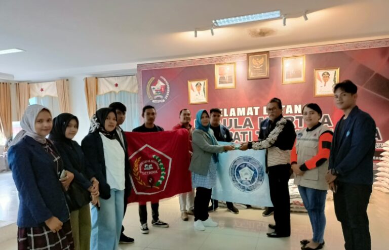 Mahasiswa UGNP Serahkan Bantuan Untuk Masyarakat Taput