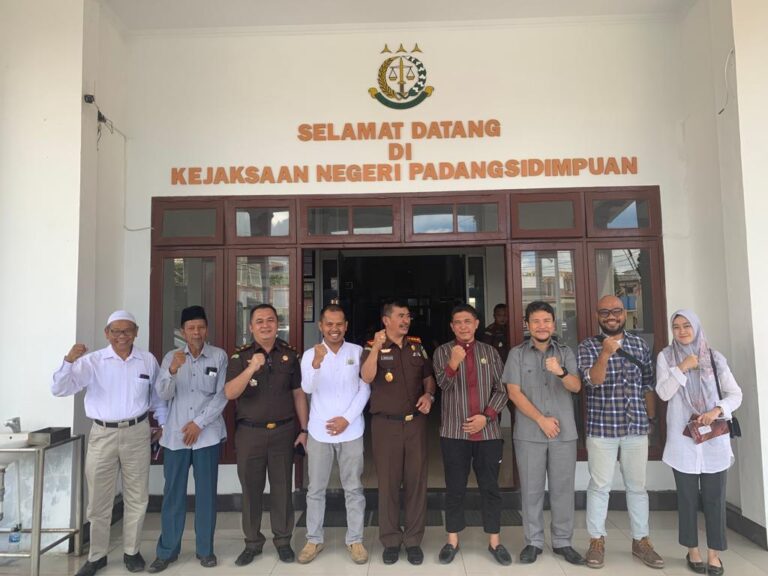 Kejari dan Kadin Sidempuan Sinergitas Terkait Pengenalan Hukum Kepada Pengusaha