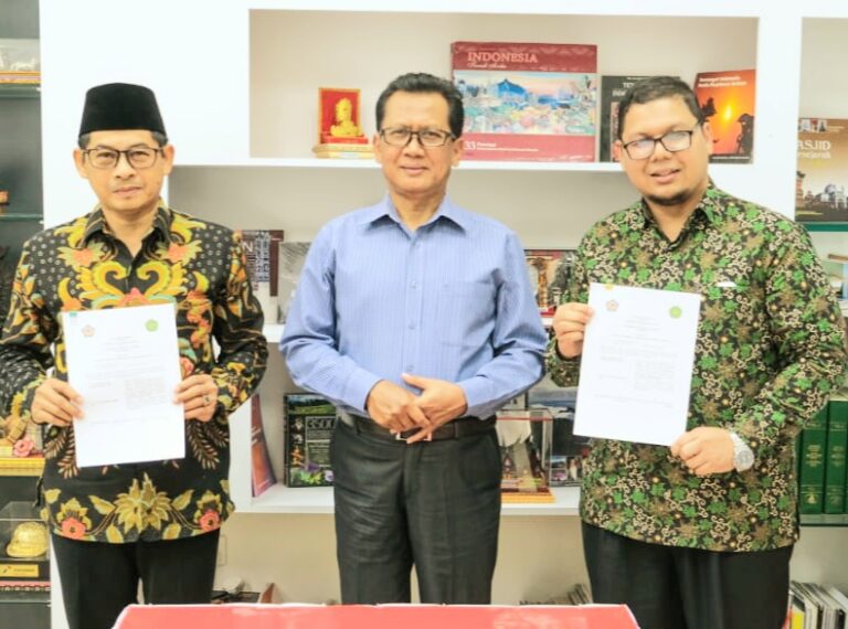 Rektor Undhar Teken MoU Dengan 4 Universitas