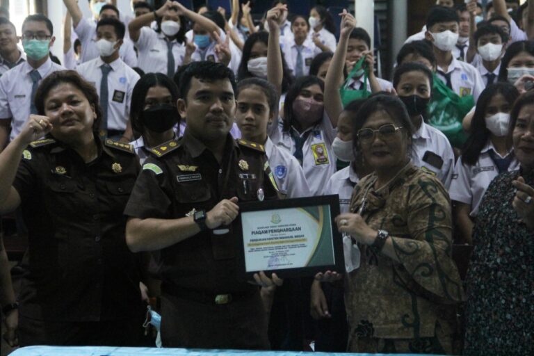 Jaksa Masuk Sekolah Immanuel Medan, Sampaikan Delik Pidana UU ITE