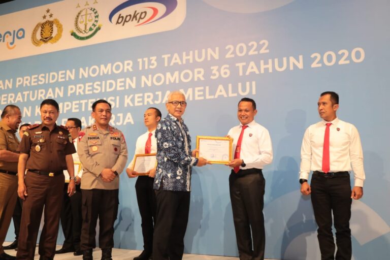 Polda Sumut dan Polres Pelabuhan Belawan Terima Penghargaan dari Kementerian Perekonomian RI