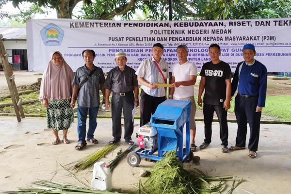 Polmed Hibahkan Mesin Pemilah Lidi ke Perajin Bahorok