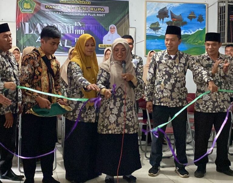 MAN 1 Padang Sidempuan Gelar Pameran Seni Lukis