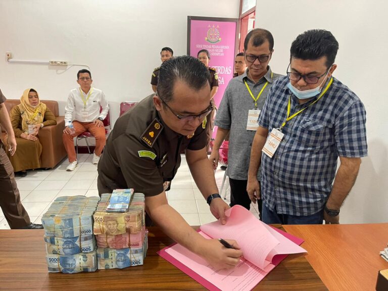Kejari Terima Rp 352,2 Juta, Titipan Uang Pengganti Perkara Dugaan Korupsi Dinkes Padang Sidempuan