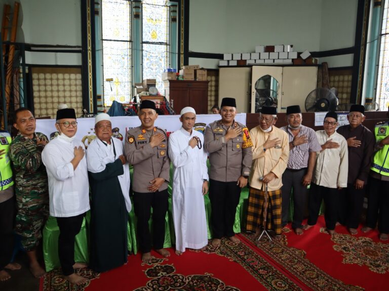 Jumat Curhat, Wakapolrestabes Medan Sambangi Masjid Raya Al – Matsun