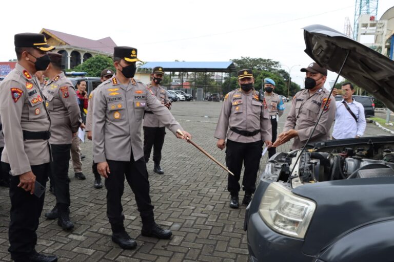 Pastikan Kendaraan Siap Digunakan, Kapolrestabes Medan Cek Ranmor Dinas Polri