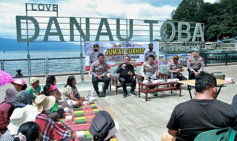 ASN di Lingkungan Pemkab Simalungun Marharoan Bolon di Parapat