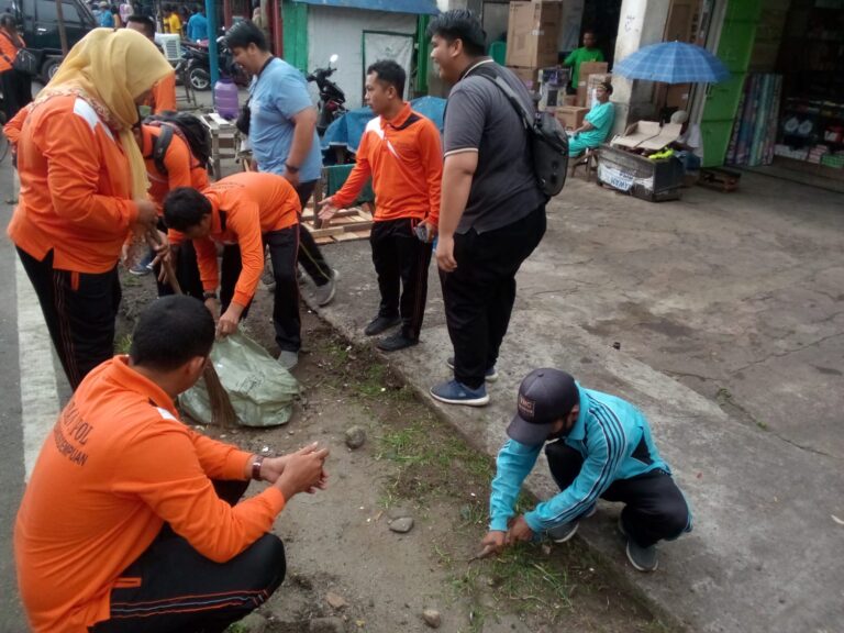 Pemkot Padang Sidempuan Kembali Laksanakan Gotong Royong di Kawasan Jalan Thamrin