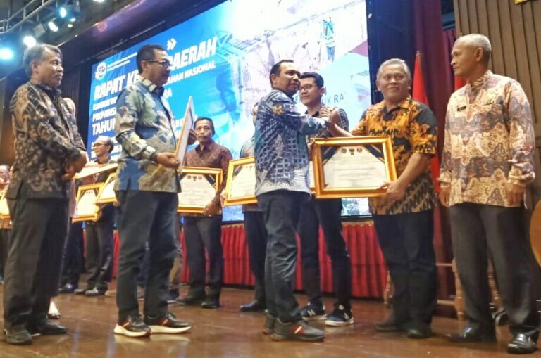 Pemkab Simalungun Terima Penghargaan dari Kanwil BPN Sumut
