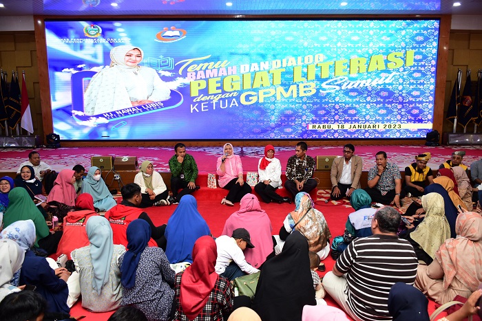 Nawal Lubis Kumpulkan Komunitas dan Penggiat Literasi