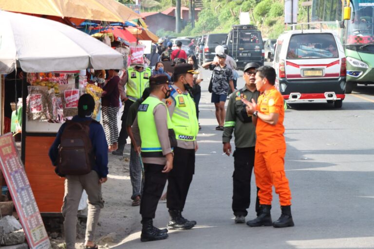 Polres Simalungun Laksanakan KRYD di Parapat, Beri Rasa Aman Wisatawan 