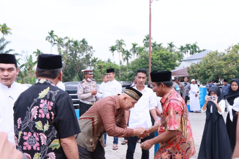 Amir Sholat Jumat Bersama Para Pimpinan OPD Pemerintah Kota Binjai