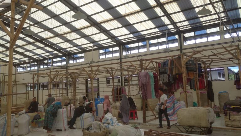 Pasar Sipagimbar Sudah Berjalan, Pedagang : Terimakasih Pak Bupati Tapsel