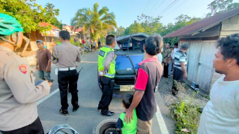 Angkot di Sidempuan Kecelakaan, Kerugian Materil Ditaksir Capai Rp 10 Juta