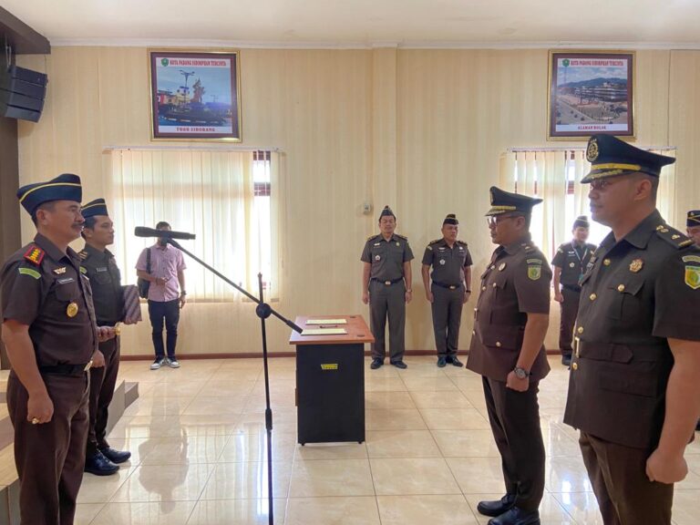 Kajari Jasmin Simanullang Lantik Kasi Pidsus Dan Kasubbagbin Yang Baru