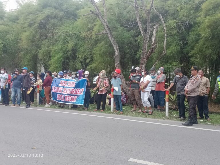 Lagi, Puluhan Masyarakat Gelar Aksi Damai di Polrestabes Medan