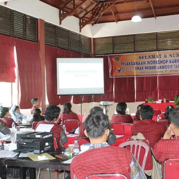 27 Tenaga Pendidik dan Kependidikan SMAKN Samosir Ikuti Workshop Kurikulum Merdeka