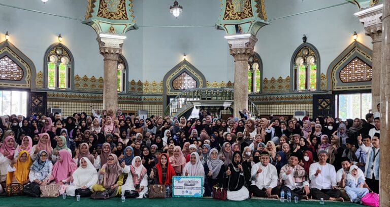 Sambut Ramadhan, SMKN 1 Medan Gelar Isra Mikraj dan Berikan Bansos