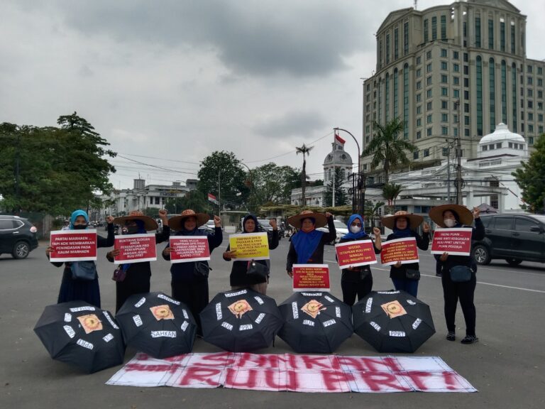 SPRT Sumut Gelar Aksi Solidaritas Desak Puan Maharani Berdialog Demi Pengesahan RUU PRT