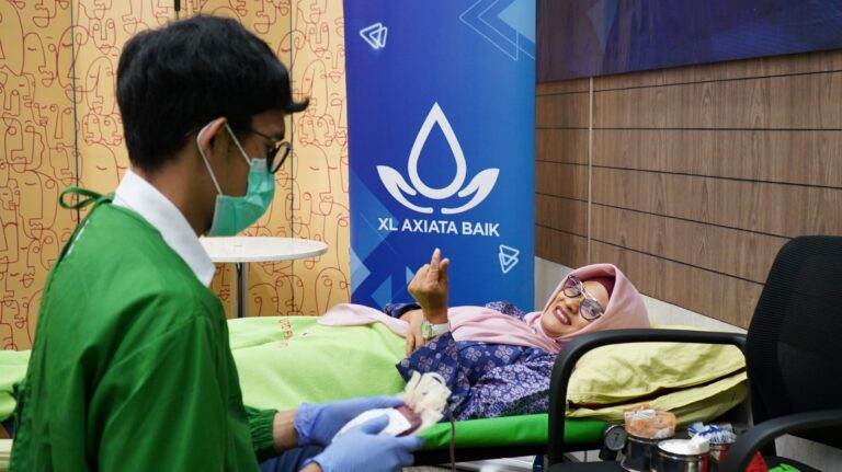 Ratusan Karyawan XL Axiata Ikut Donor Darah