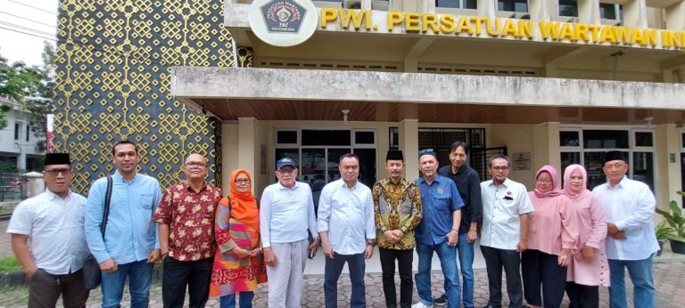 Berkunjung ke PWI Sumut, Staf Khusus Wakil Presiden RI Dukung Program PWI