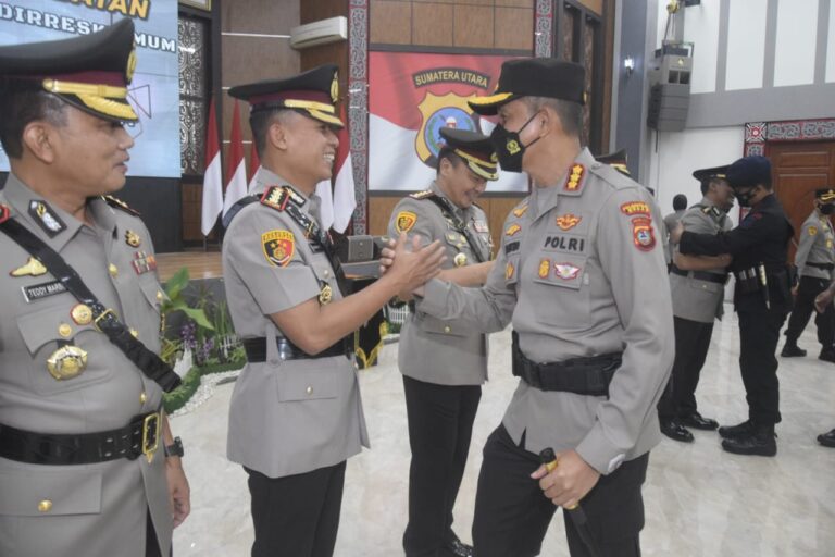 Kapolrestabes Medan Hadiri Sertijab PJU Polda Sumut